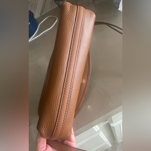 Michael Kors purse like brand new. Used once - Picture 6 of 13